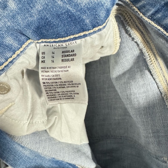 American Eagle Outfitters Light Blue Flare Jeans - Picture 3 of 3